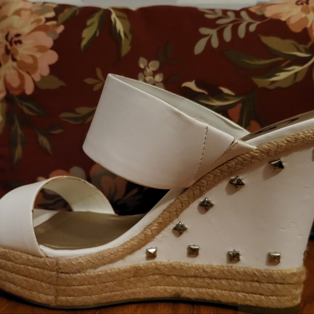 GUESS WEDGES SANDALS size 10 M - Picture 2 of 5
